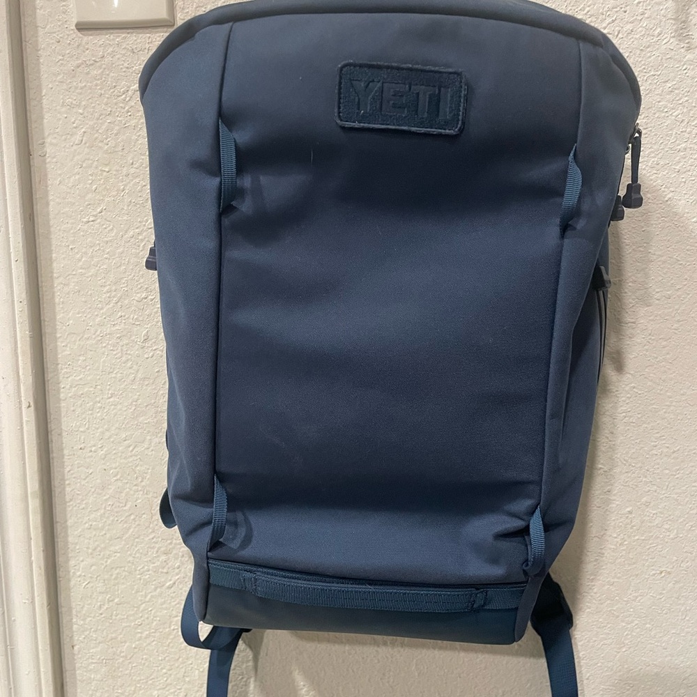 YETI Crossroads Navy Men's Backpack 22L